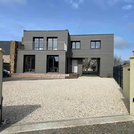 בית נופש A 15km Du Mont-saint Michel *