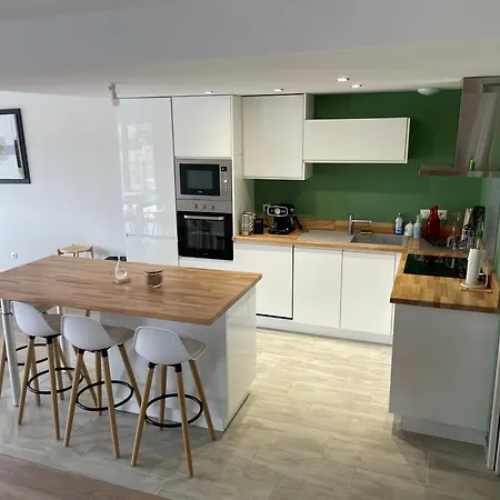 A 15km Du Mont-saint Michel בית נופש Saint-James