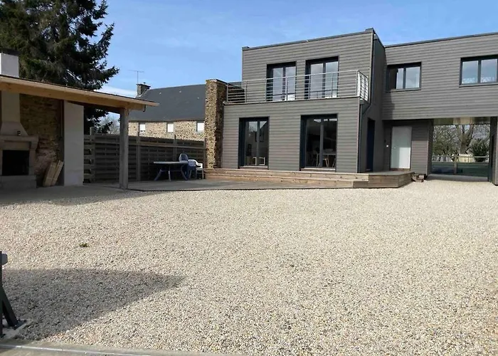 בית נופש A 15km Du Mont-saint Michel