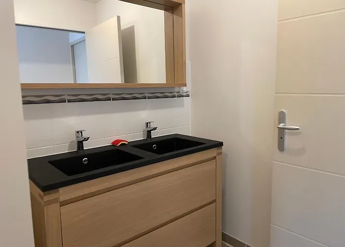 A 15km Du Mont-saint Michel * Saint-James