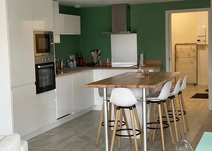 בית נופש A 15km Du Mont-saint Michel