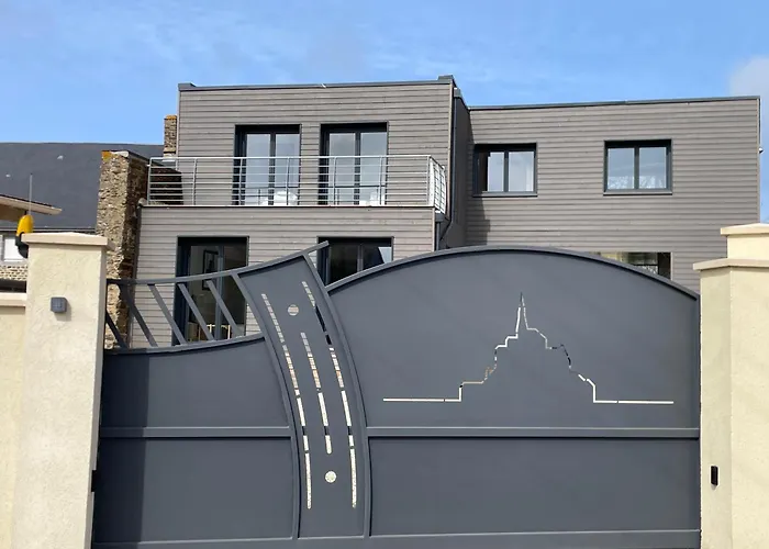 A 15km Du Mont-saint Michel * Saint-James